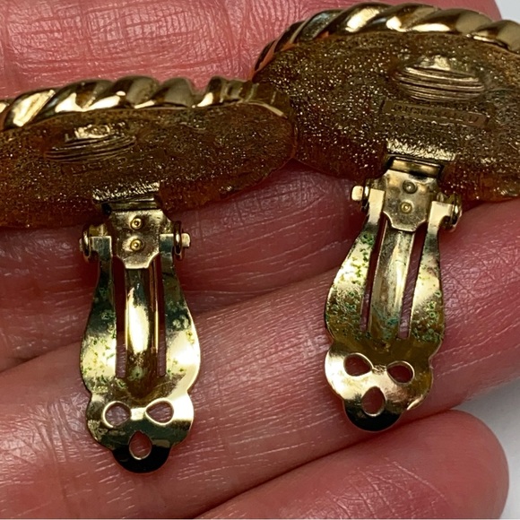 Vintage Richelieu Large Gold Tone Round Twist Rope Spiral Disk Clip On Earrings - Picture 7 of 8
